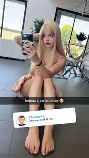 Lauren Burch feet photo thumbnail