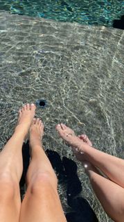 Lauren Burch feet photo thumbnail