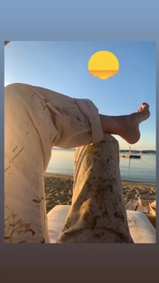 Lauren Bush feet photo 9