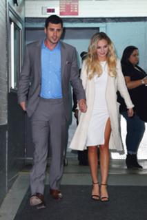 Lauren Bushnell feet photo 11