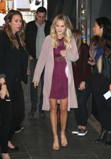 Lauren Bushnell feet photo 5