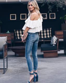 Lauren Bushnell feet photo 5