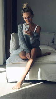 Lauren Bushnell feet photo 5
