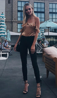 Lauren Bushnell feet photo 2