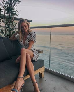 Lauren Bushnell feet photo 8