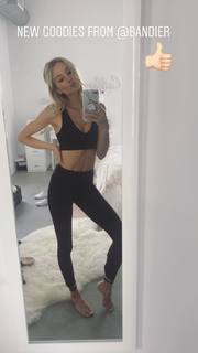 Lauren Bushnell feet photo 5