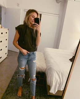 Lauren Bushnell feet photo 14