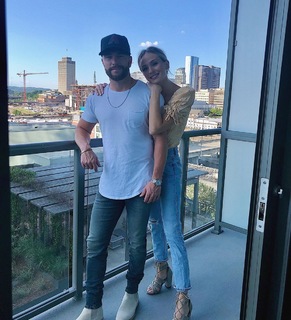 Lauren Bushnell feet photo 4