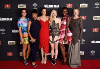 Lauren Cohan feet photo thumbnail
