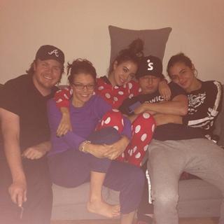 Lauren Cohan feet photo thumbnail
