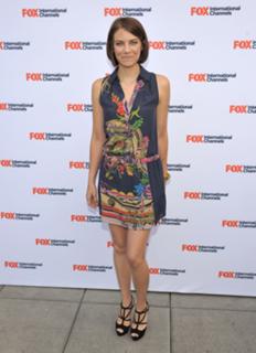 Lauren Cohan feet photo thumbnail