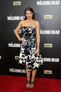 Lauren Cohan feet photo thumbnail