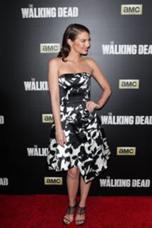 Lauren Cohan feet photo thumbnail