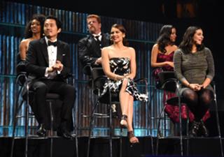 Lauren Cohan feet photo thumbnail