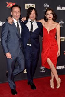 Lauren Cohan feet photo thumbnail