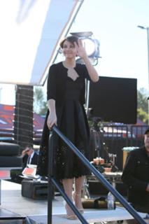 Lauren Cohan feet photo thumbnail