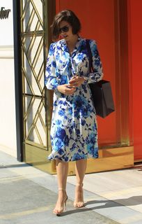 Lauren Cohan feet photo thumbnail