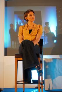 Lauren Cohan feet photo thumbnail