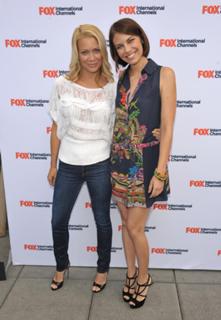 Lauren Cohan feet photo thumbnail