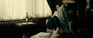 Lauren Cohan feet photo thumbnail