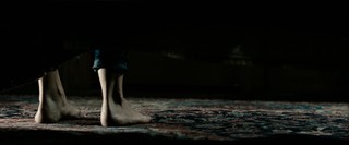Lauren Cohan feet photo thumbnail