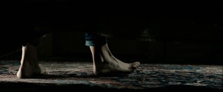Lauren Cohan feet photo thumbnail