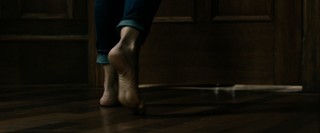 Lauren Cohan feet photo thumbnail
