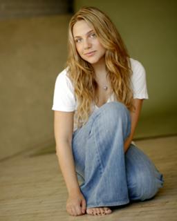 Lauren Collins feet photo 2