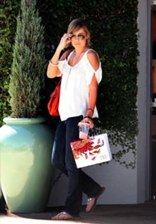 Lauren Conrad feet photo thumbnail
