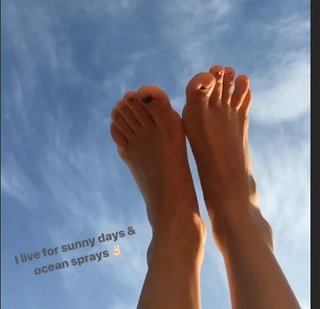 Lauren Daigle feet photo 19