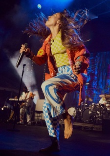 Lauren Daigle feet photo 9