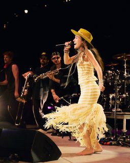 Lauren Daigle feet photo 1