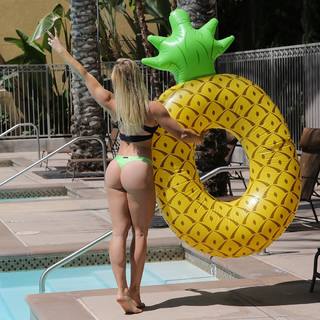 Lauren Drain feet photo 7