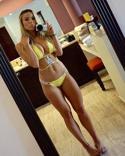 Lauren Drain feet photo 1