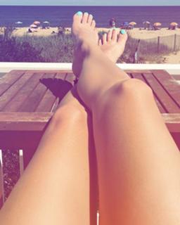 Lauren Francesca feet photo thumbnail