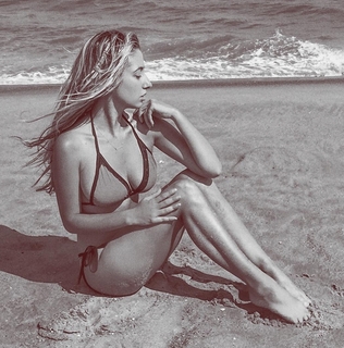 Lauren Francesca feet photo thumbnail