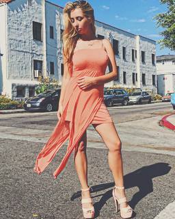Lauren Francesca feet photo thumbnail