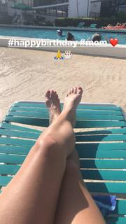 Lauren Francesca feet photo thumbnail