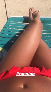Lauren Francesca feet photo thumbnail