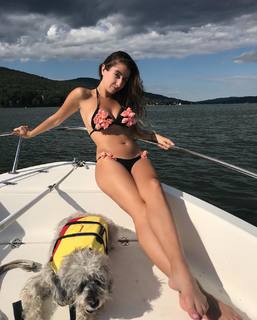 Lauren Francesca feet photo thumbnail