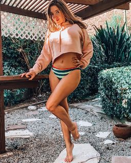 Lauren Francesca feet photo thumbnail