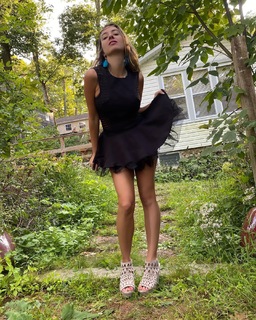 Lauren Francesca feet photo thumbnail