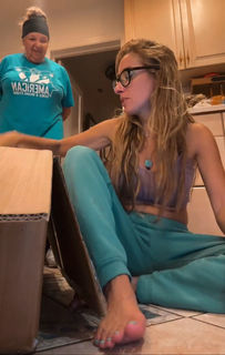Lauren Francesca feet photo thumbnail