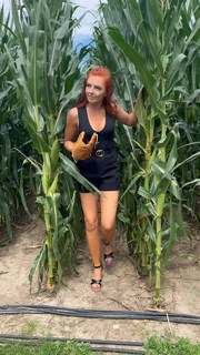 Lauren Gardner feet photo 1