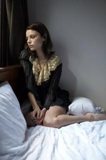 Lauren German feet photo thumbnail