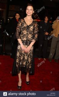 Lauren German feet photo thumbnail