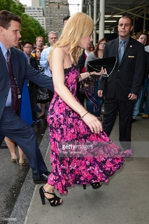 Lauren German feet photo thumbnail