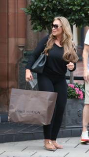 Lauren Goodger feet photo thumbnail
