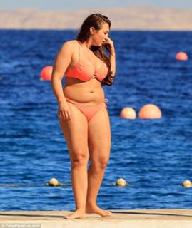 Lauren Goodger feet photo thumbnail