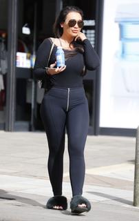 Lauren Goodger feet photo thumbnail